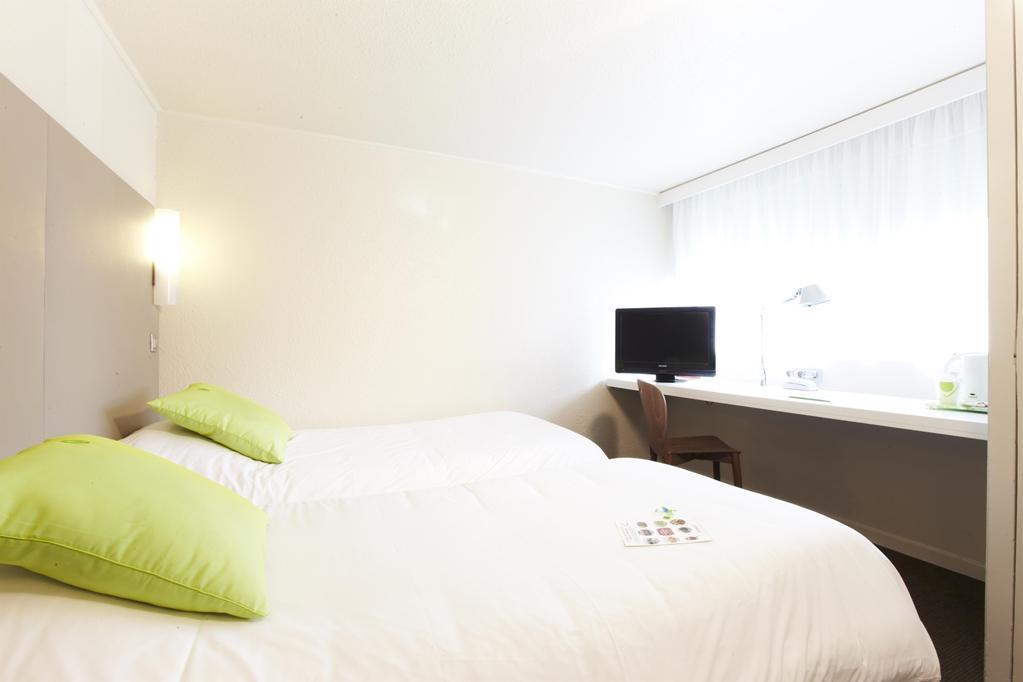 Greet Hotel Angouleme Сен-Ирье-сюр-Шарант Экстерьер фото